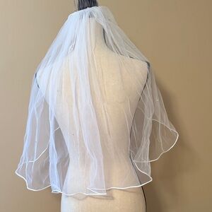 Elegant White Bridal Veil